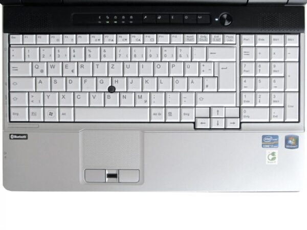 Fujitsu Lifebook E751 1